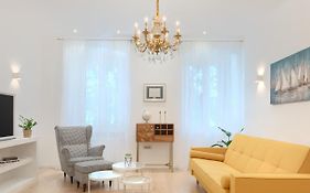 Calafati Apartment With Free Private Parking